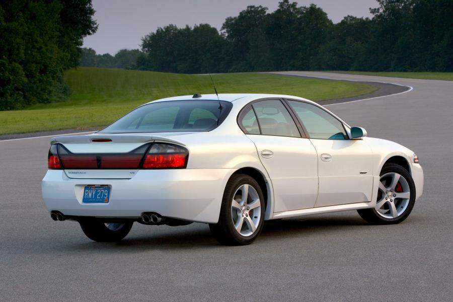  Pontiac Bonneville GXP 2004 года  (фото 2 из 26)